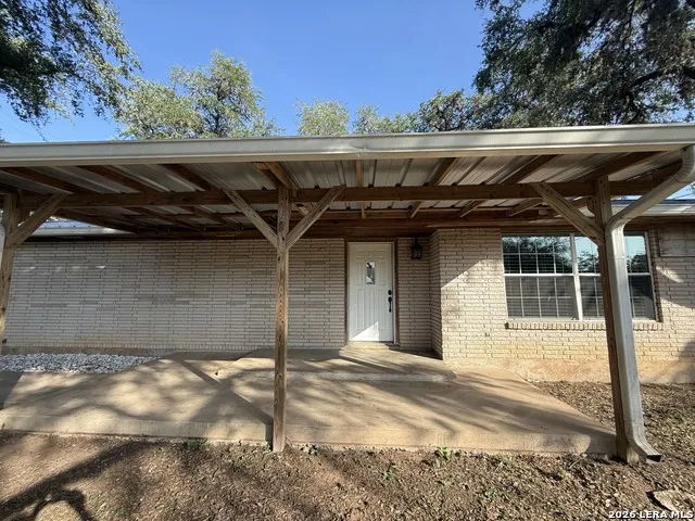 170 White Beeville, TX 78102