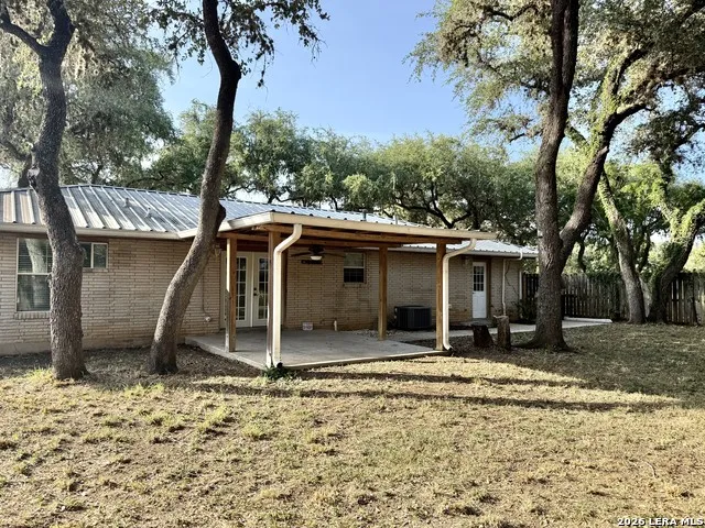 170 White Beeville, TX 78102