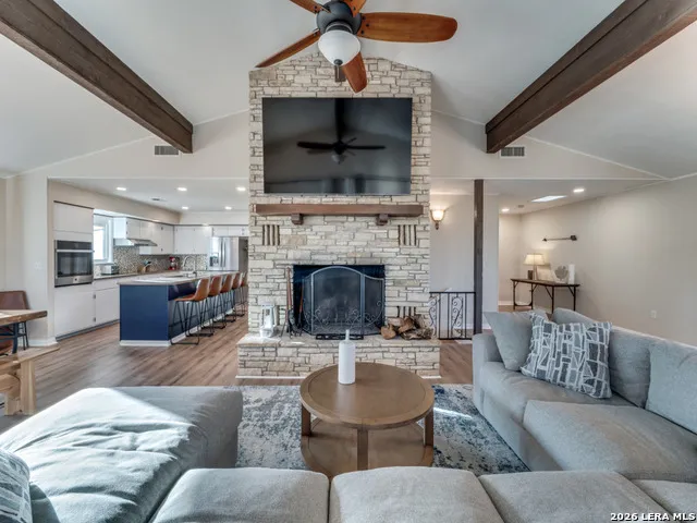 2513 Colleen Dr Canyon Lake, TX 78133
