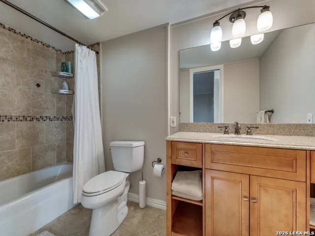 2513 Colleen Dr Canyon Lake, TX 78133