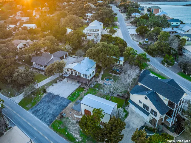 2513 Colleen Dr Canyon Lake, TX 78133