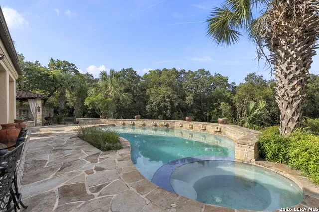 107 Geddington Shavano Park, TX 78249