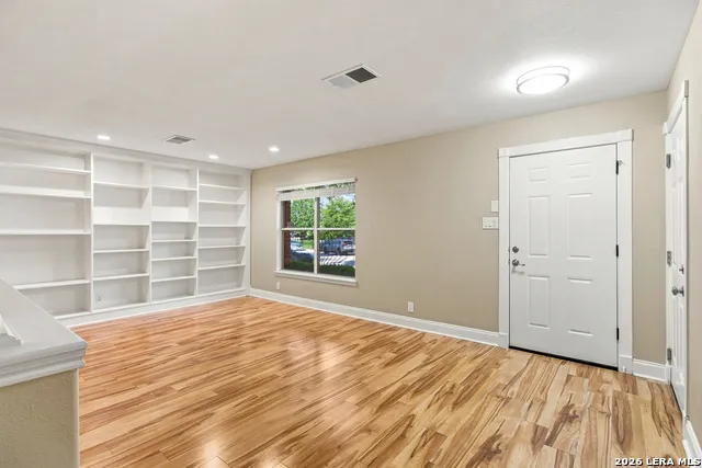 11623 Gulf Station Helotes, TX 78023