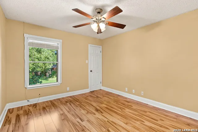 11623 Gulf Station Helotes, TX 78023