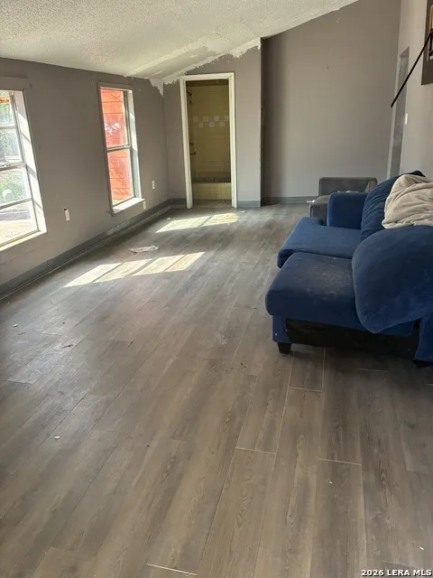 927 CRITTENDON ST San Antonio, TX 78211