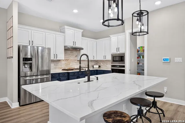 183 Lantana Path Castroville, TX 78009