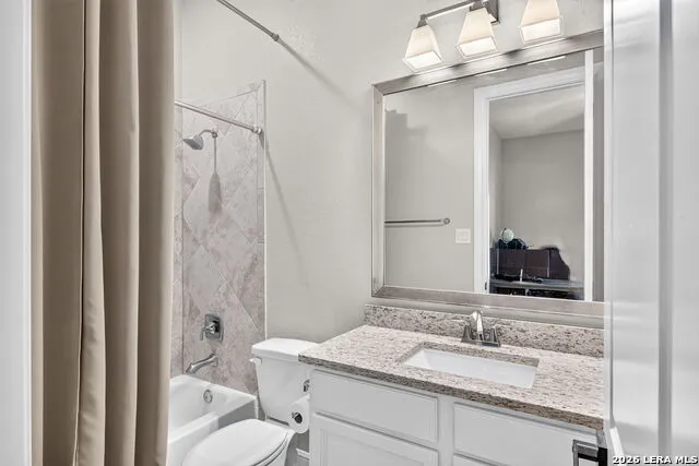 183 Lantana Path Castroville, TX 78009