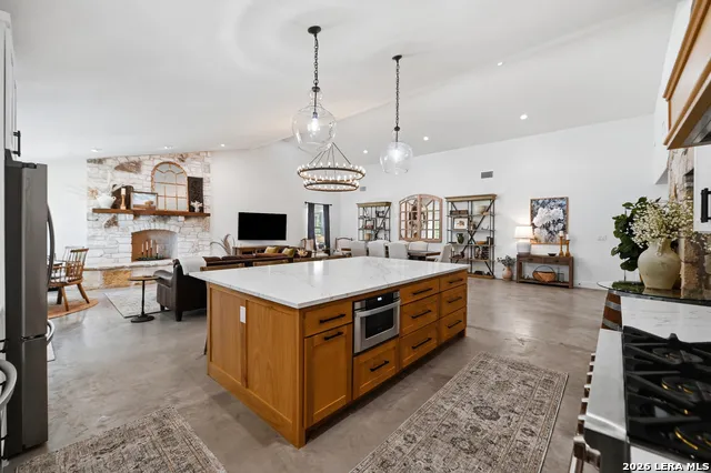 1668 ROCKY RD Blanco, TX 78606