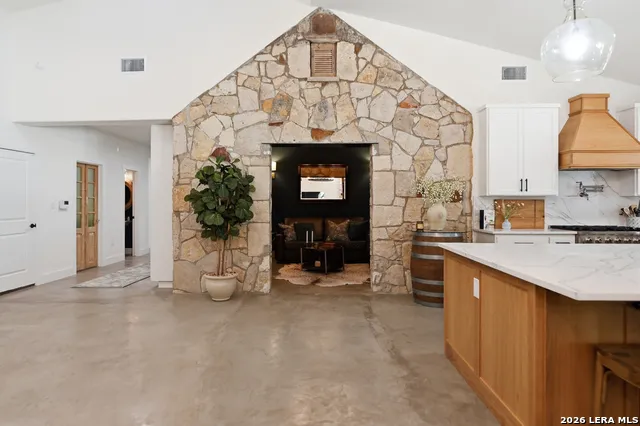 1668 ROCKY RD Blanco, TX 78606