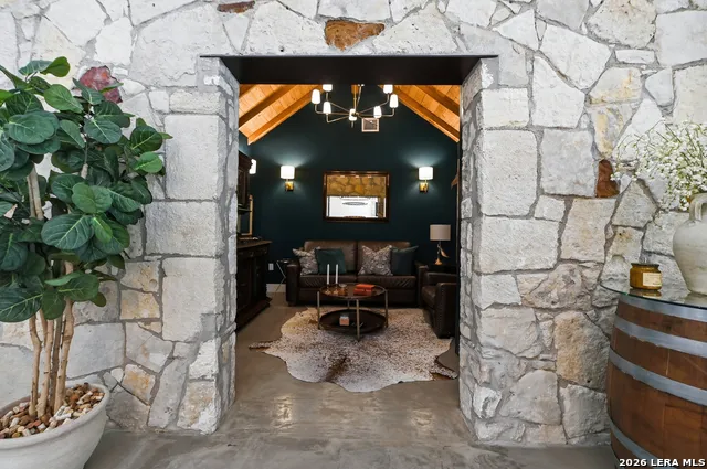 1668 ROCKY RD Blanco, TX 78606