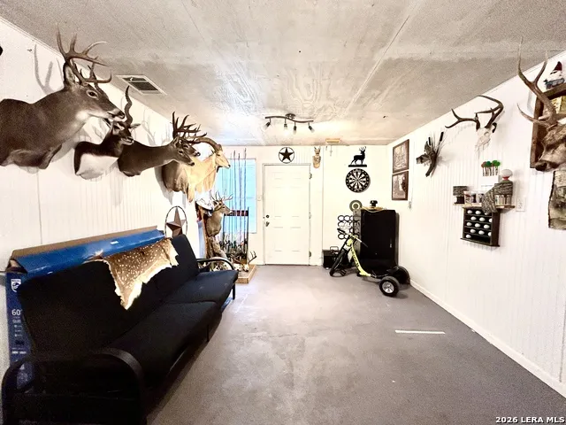1015 E Randall Beeville, TX 78102