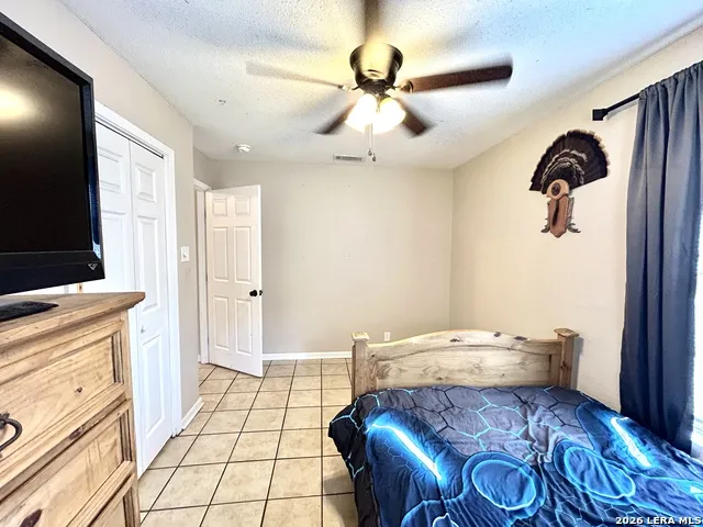 1015 E Randall Beeville, TX 78102