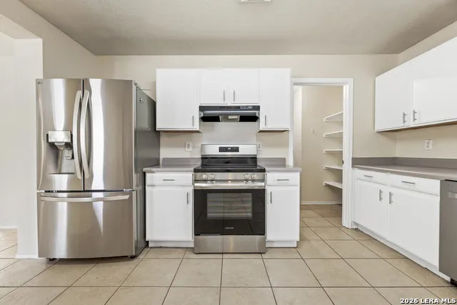 372 COPPER HILL DR New Braunfels, TX 78130
