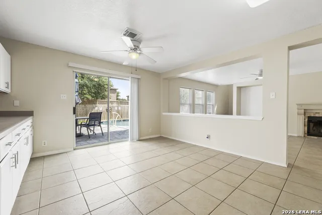 372 COPPER HILL DR New Braunfels, TX 78130