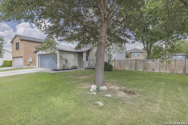 372 COPPER HILL DR New Braunfels, TX 78130