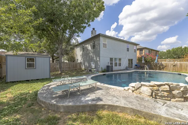 372 COPPER HILL DR New Braunfels, TX 78130