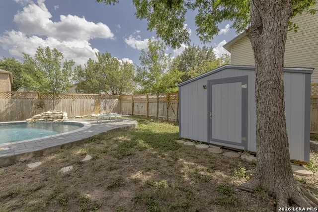 372 COPPER HILL DR New Braunfels, TX 78130