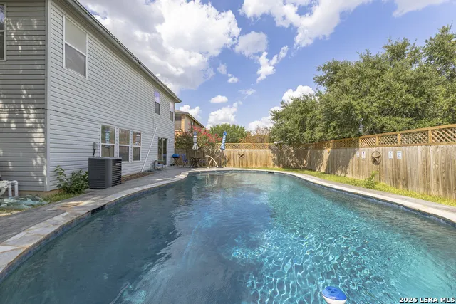 372 COPPER HILL DR New Braunfels, TX 78130