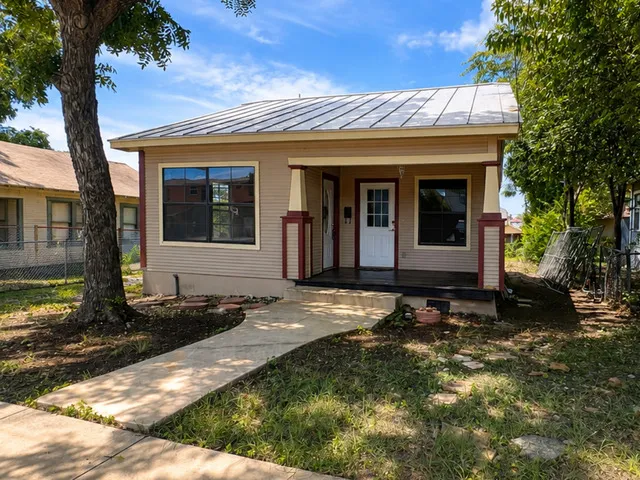 821 E JOSEPHINE ST San Antonio, TX 78208