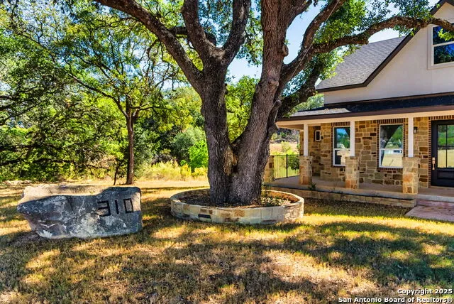 310 shayla Canyon Lake, TX 78133