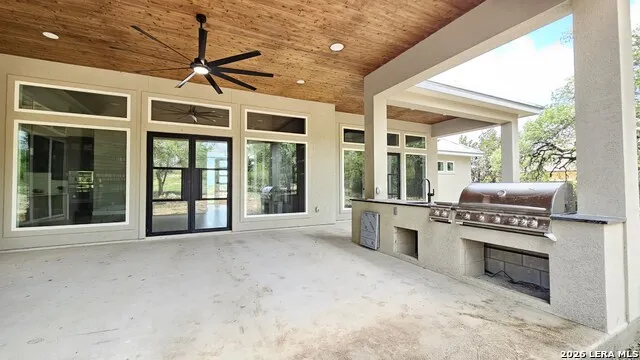 612 Cross Oak New Braunfels, TX 78132