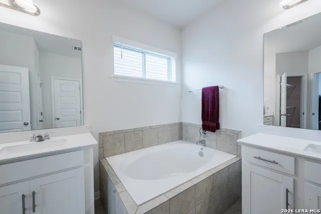4947 RANAHAN PASS St Hedwig, TX 78152