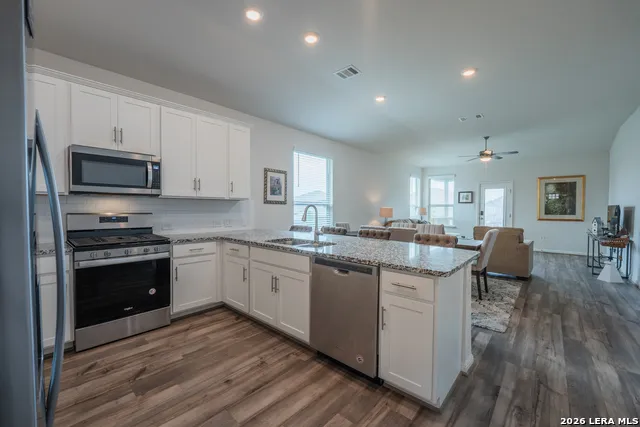 4947 RANAHAN PASS St Hedwig, TX 78152