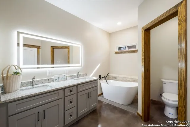 237 Hopi Trail Bandera, TX 78003