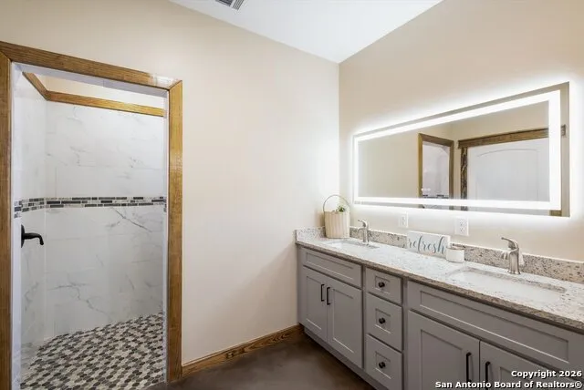 237 Hopi Trail Bandera, TX 78003