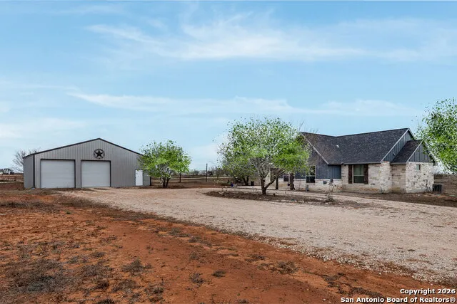 8400 West FM 140 Charlotte, TX 78011