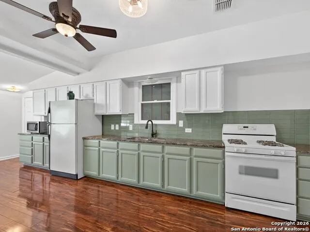 166 Lovera Blvd San Antonio, TX 78212
