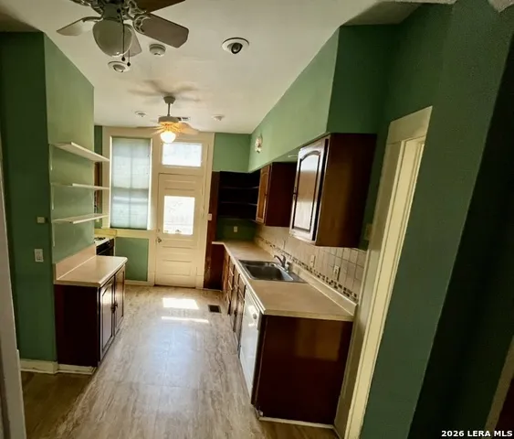 134 W AGARITA AVE San Antonio, TX 78212