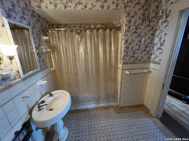134 W AGARITA AVE San Antonio, TX 78212