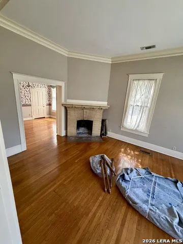 134 W AGARITA AVE San Antonio, TX 78212
