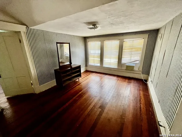 134 W AGARITA AVE San Antonio, TX 78212