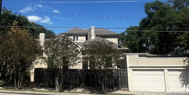 134 W AGARITA AVE San Antonio, TX 78212