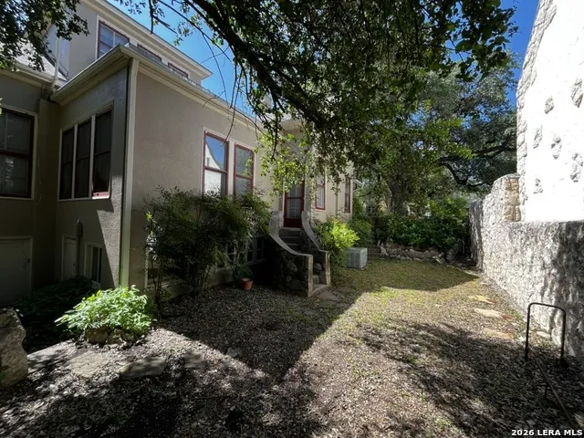 134 W AGARITA AVE San Antonio, TX 78212