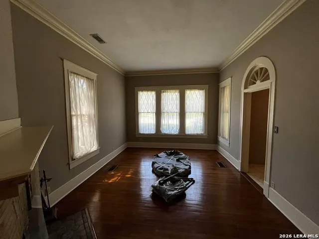 134 W AGARITA AVE San Antonio, TX 78212