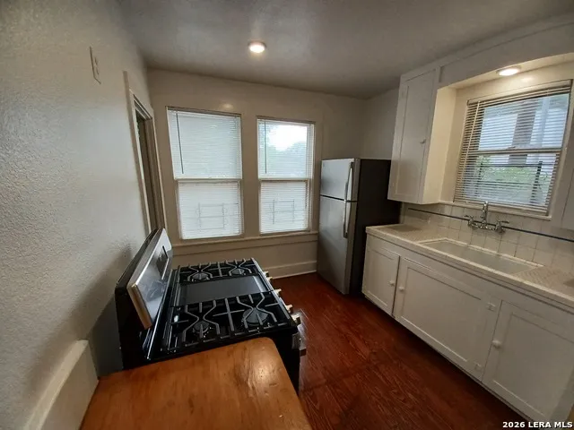 134 W AGARITA AVE San Antonio, TX 78212