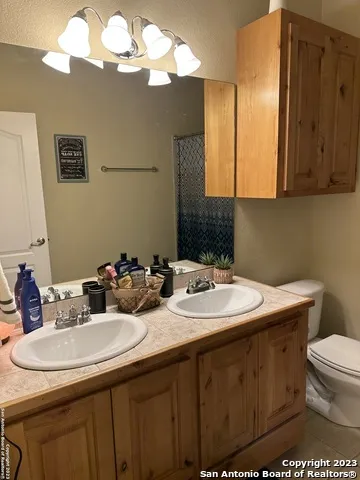 177 Knollwood Cir Bandera, TX 78003