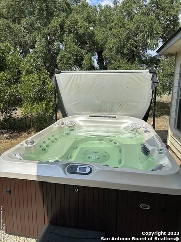 177 Knollwood Cir Bandera, TX 78003