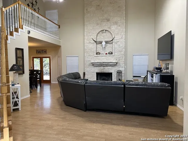 177 Knollwood Cir Bandera, TX 78003