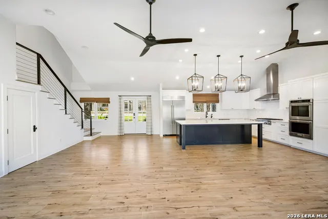 1001 Lakeshore Marble Falls, TX 78654