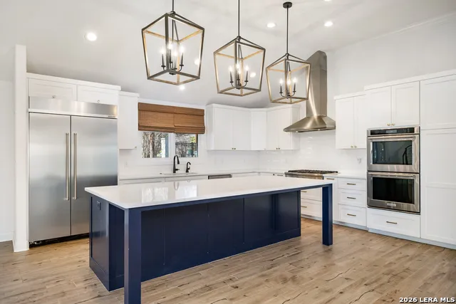 1001 Lakeshore Marble Falls, TX 78654
