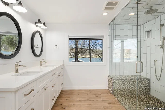 1001 Lakeshore Marble Falls, TX 78654
