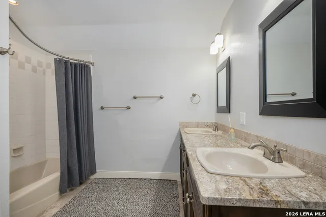 1001 Lakeshore Marble Falls, TX 78654