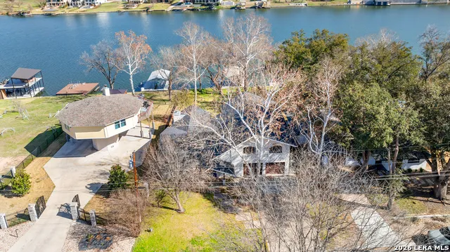 1001 Lakeshore Marble Falls, TX 78654