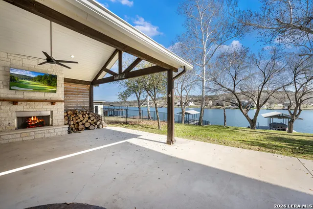 1001 Lakeshore Marble Falls, TX 78654