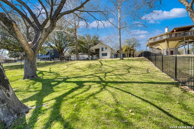 1001 Lakeshore Marble Falls, TX 78654