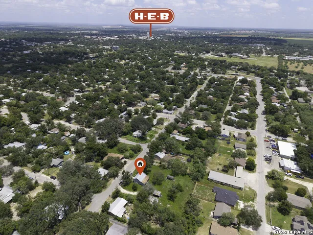 817 W Cargile Uvalde, TX 78801